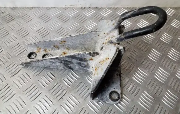 Jeep Cherokee III KJ Towing hook eye 