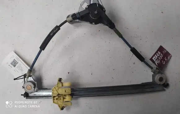 Rear door manual window regulator
