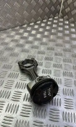 Toyota Yaris XP210 Piston with connecting rod 