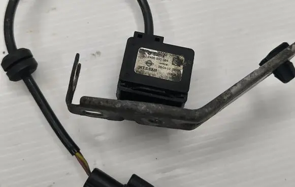 Infiniti QX70 S51 Front height sensor lever 002455000084