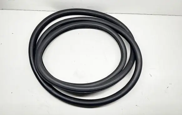 BMW 5 F10 F11 Front door rubber seal 7182270