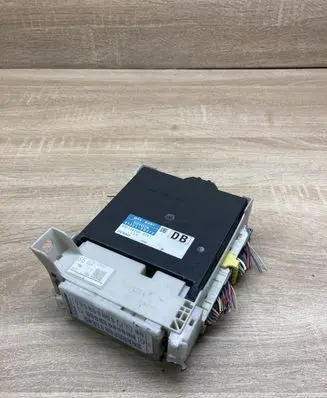 Toyota Yaris Comfort/convenience module 892210D470 MB2380009281