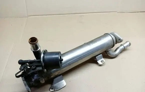 Skoda Octavia Mk2 (1Z) EGR valve cooler 03L131512B V200 033010