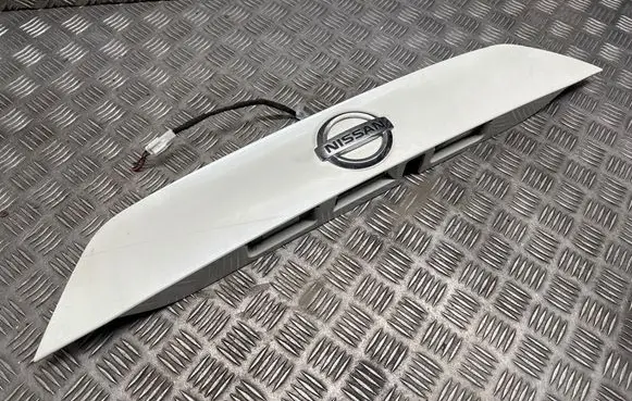 Nissan Qashqai Trunk door license plate light bar 908104ETXX 05104E5A 908104EU0A