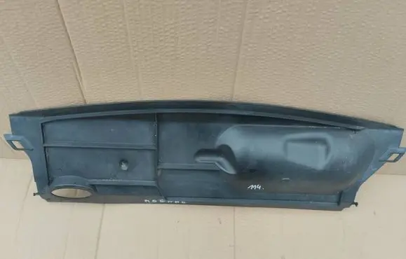 Renault Megane III Radiator trim 214760021R