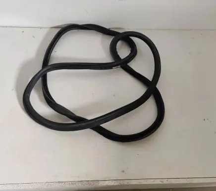 Mercedes-Benz R W251 Loading door rubber seal (on body) 