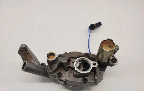 Chrysler Pacifica Oil pump 04893782