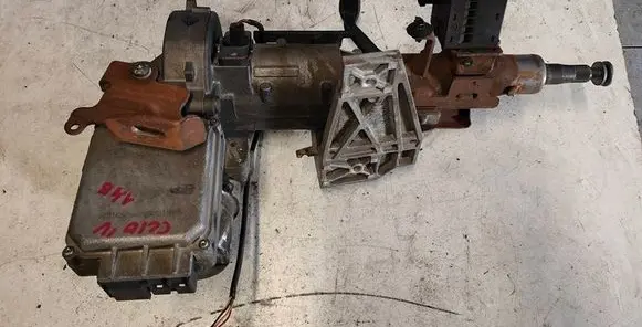 Renault Clio IV Steering wheel axle 6700002890A