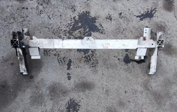Mercedes-Benz A W176 Front bumper shock/impact absorber 