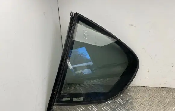 BMW 5 G30 G31 G38 Rear door window/glass frame 7381347