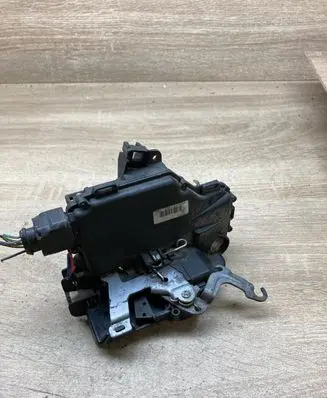 Volkswagen Golf IV Front door lock C6X1837013H