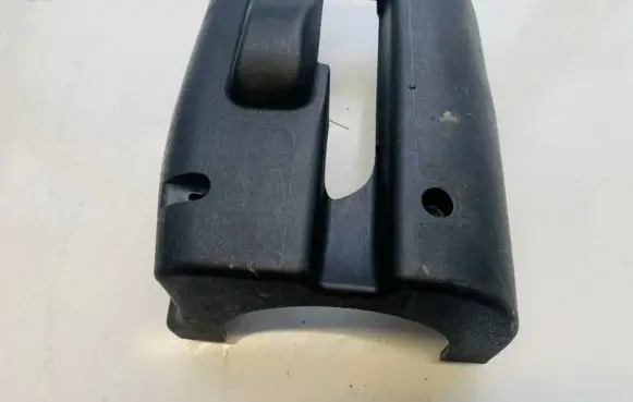 Ford Focus Steering wheel column trim m807900