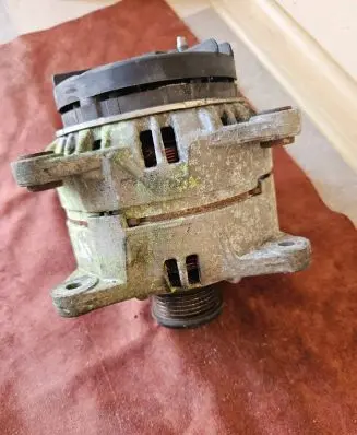 Nissan Qashqai Generator/alternator 8200728292A 0124525140