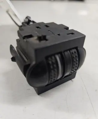 Volkswagen PASSAT B5 Headlight level height control switch 3B0941333C