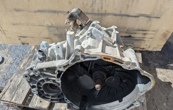 Chevrolet Nubira Manual 5 speed gearbox 96420073 BF008864 BF04240173