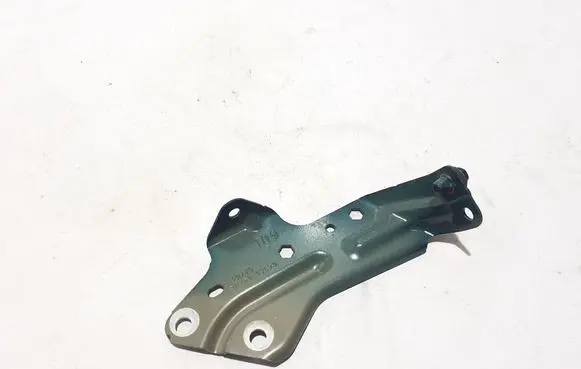 Nissan Qashqai J12 Fender mounting bracket 641036UA0A