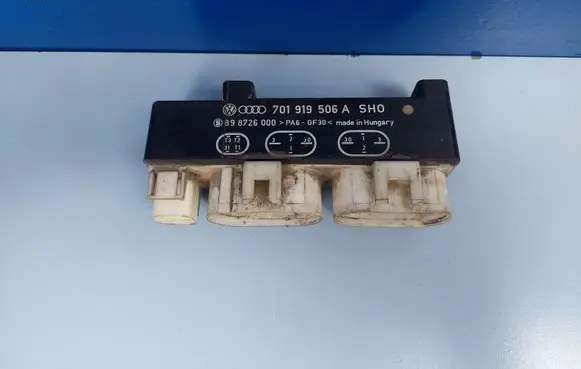 Volkswagen Sharan Coolant fan relay 701919506A 898726000