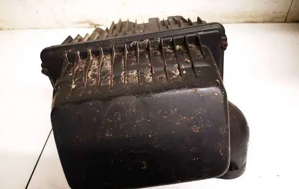 Peugeot 307 Air filter box 9635628980c 9635629080c