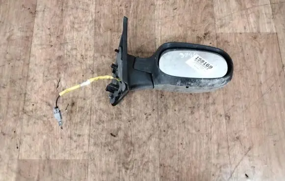 Nissan King Cab, Navara Front door electric wing mirror