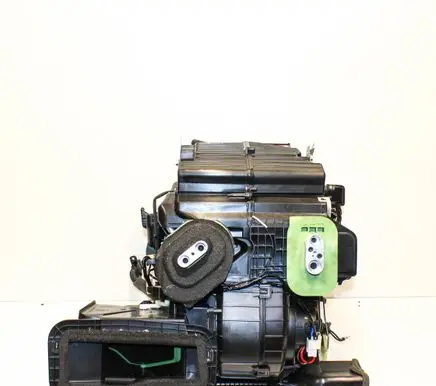 Nissan Leaf II (ZE1) Interior heater climate box assembly T1033613F 272105SH1A