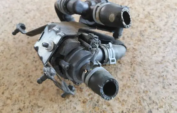 Audi A6 C7 Electric auxiliary coolant/water pump 4G0133567B