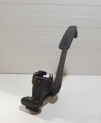 Volvo V70 Accelerator throttle pedal 30636004 6PV00853701