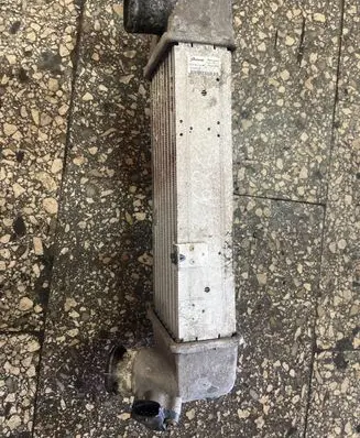 Peugeot 208 Intercooler radiator 76039507