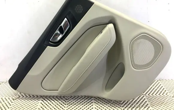 Volvo XC60 Rear door card panel trim