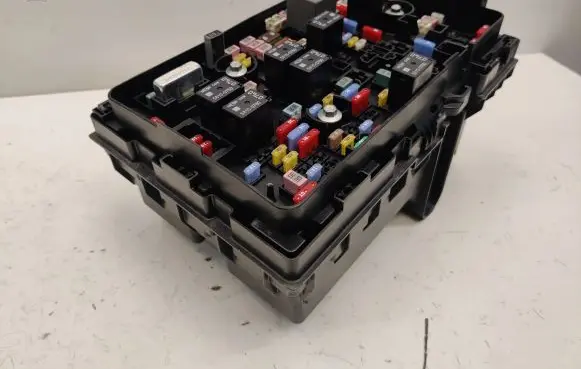 Chrysler Pacifica Fuse box set 68234333AD