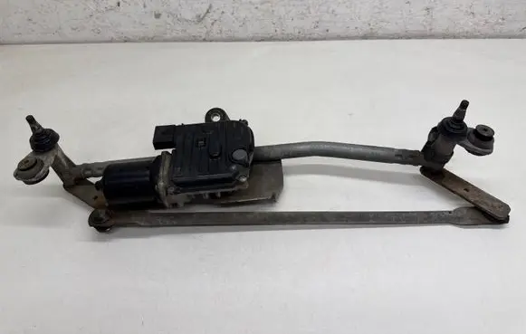 Volkswagen PASSAT B7 Front wiper linkage and motor 3AB955023