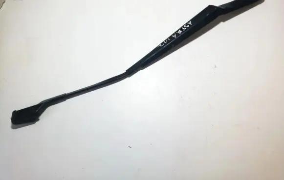 Opel Astra J Front wiper blade arm 13289889