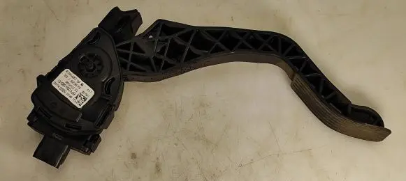 Peugeot 308 Accelerator throttle pedal 9681530380 15102008 6PV00908301