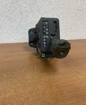Mercedes-Benz E W210 Gear shifter/selector A2022670137 E2735