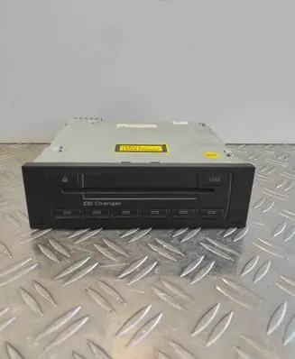 Audi A4 S4 B7 8E 8H CD/DVD changer 8E0035111D