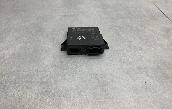 Audi Q3 8U Gateway control module 8U0907468AG