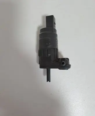 Volkswagen Polo V 6R Windscreen/windshield washer pump 1K6955651 330031961