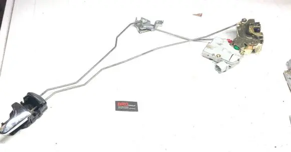 Nissan Terrano Front door lock 8055291L61 28993071