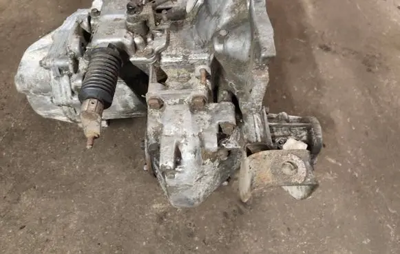 Chrysler Grand Voyager II Manual 5 speed gearbox A568