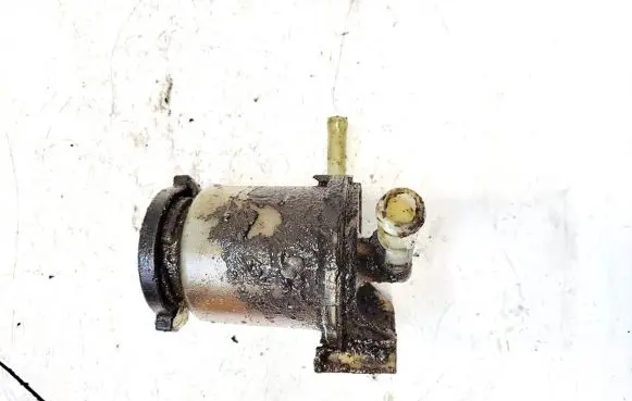 Toyota Avensis T250 Power steering fluid tank/reservoir