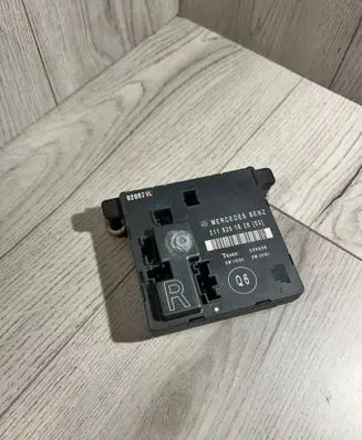 Mercedes-Benz C W203 Door control unit/module 2118201626 020829L 356806