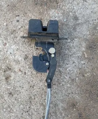 Hyundai Santa Fe Tailgate/trunk/boot lock/catch/latch 812302B000