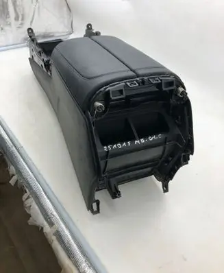 Mercedes-Benz GLC C254 Center console 