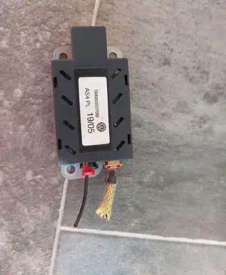 Volkswagen Golf V Aerial antenna amplifier 5M0035570B