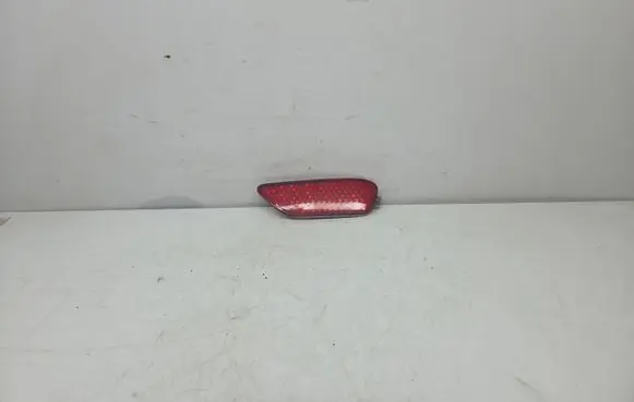 Chevrolet Captiva Rear tail light reflector 