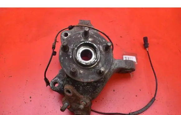 Toyota Prius (XW30) Front wheel hub spindle knuckle 
