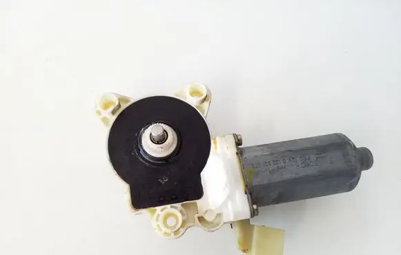 Mercedes-Benz CLK A209 C209 Rear door window regulator motor 0130821972