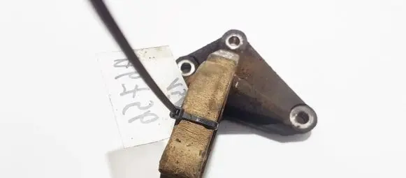 Nissan Primera Engine mounting bracket ad210