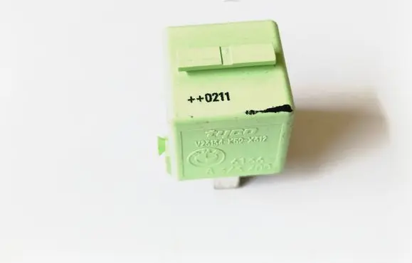 BMW 5 E39 Other relay 8373700