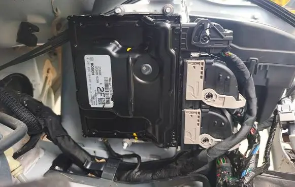 Renault Express Engine control unit/module ECU 237104328S 0281036484