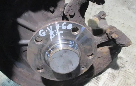Volkswagen Golf V Rear wheel hub spindle/knuckle 
